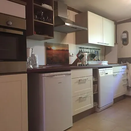 With 2 Bedrooms بيت للعطل